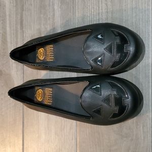 Strange cult pumpkin flats